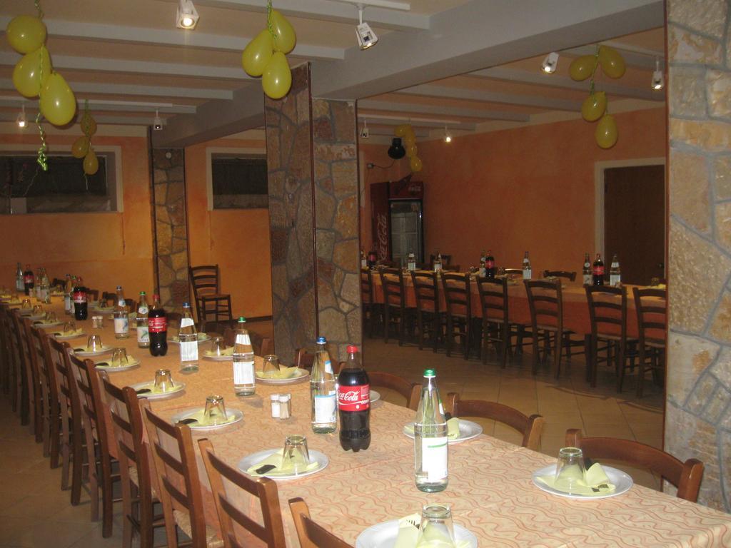 albergo del turista srl Vernasca Esterno foto