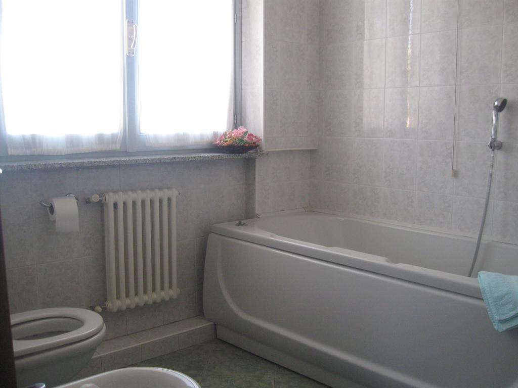 albergo del turista srl Vernasca Camera foto
