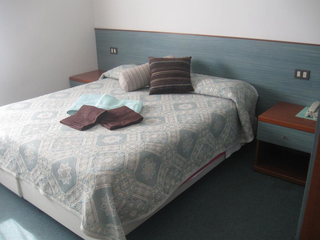 albergo del turista srl Vernasca Camera foto
